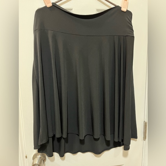 Woman black skirt, size 2X, soft - Picture 3 of 4